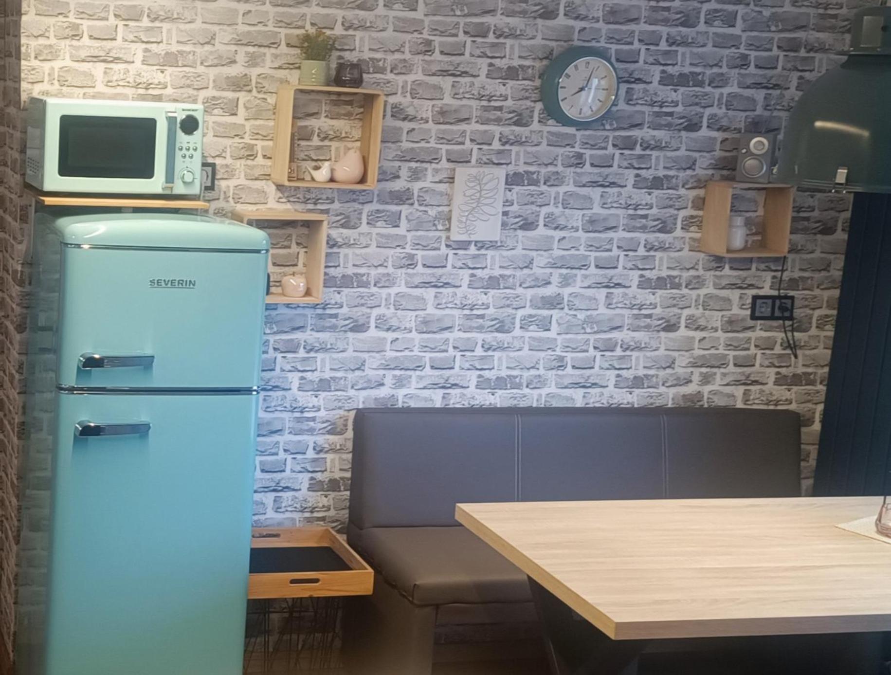 ニーダーヴィーザHaus Mariアパートメント エクステリア 写真